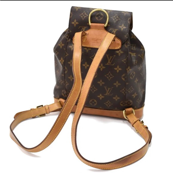 Louis Vuitton Montsouris MM Backpack. - Picture 10 of 15